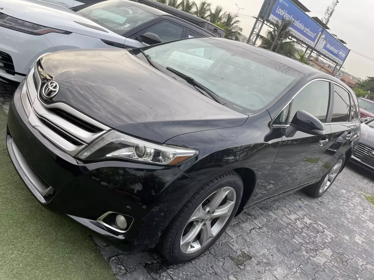 Toyota Venza   - 2015