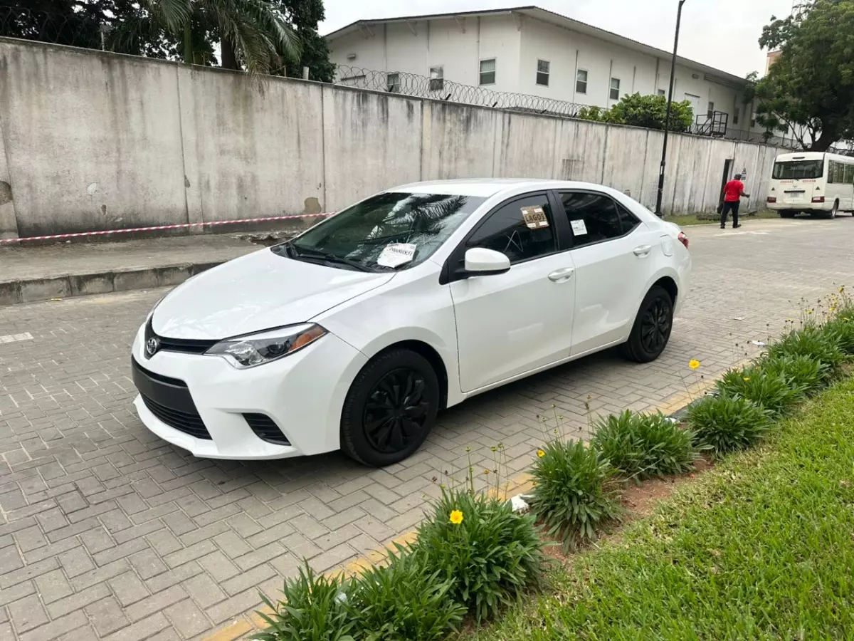 Toyota Corolla   - 2016