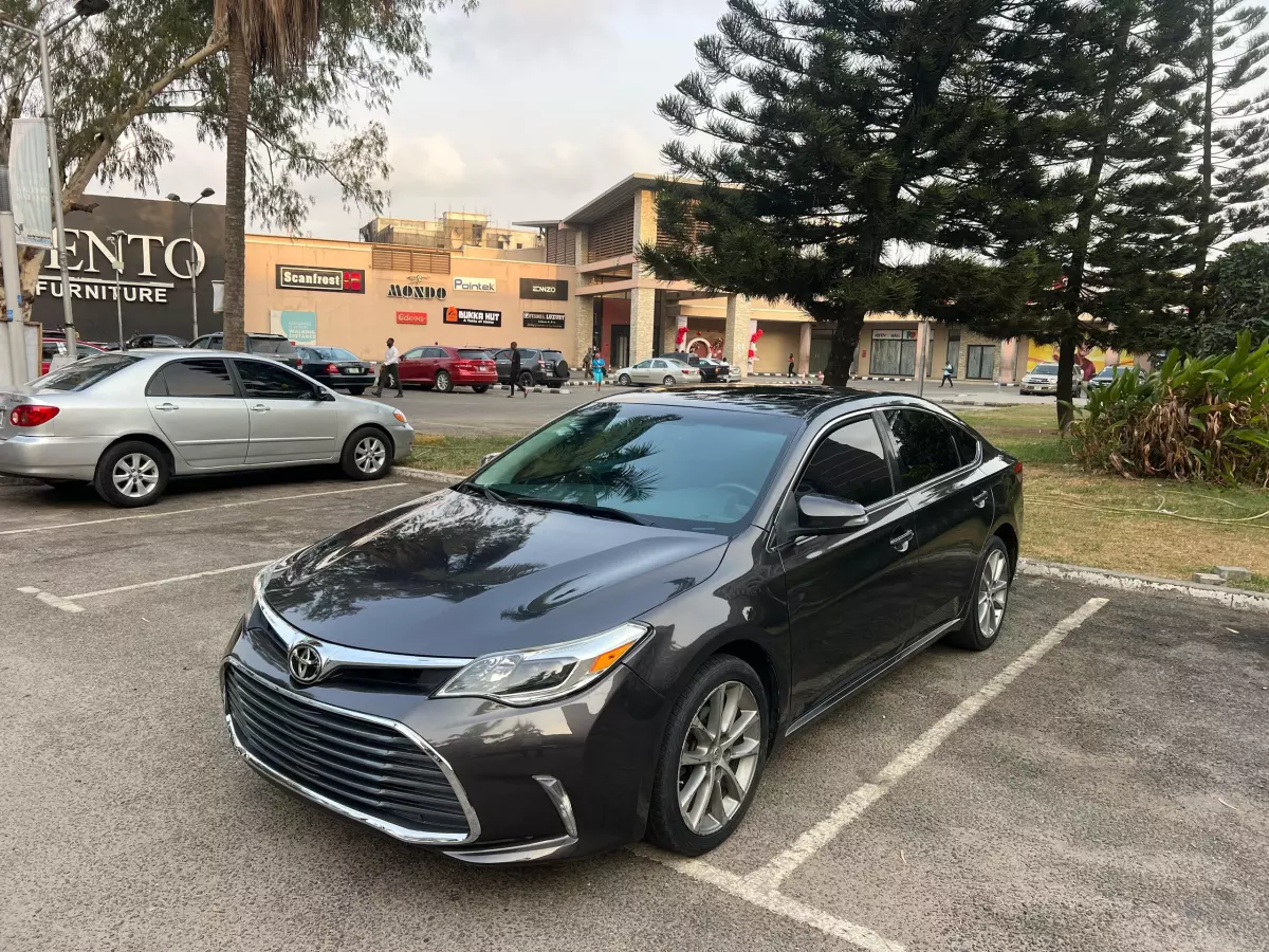 Toyota Avalon   - 2015