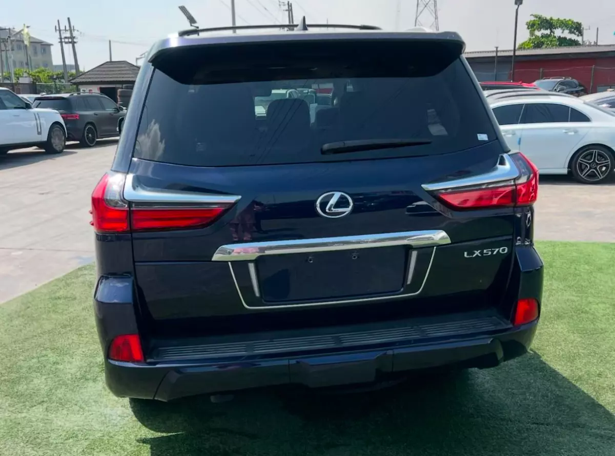 Lexus LX 570