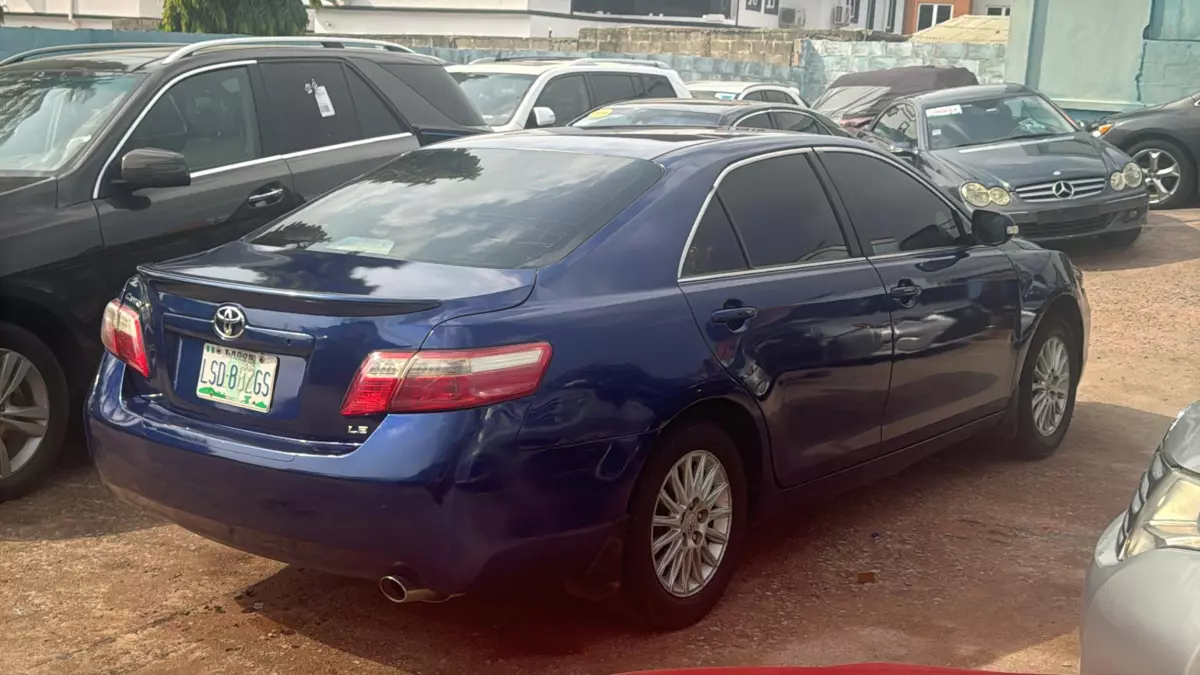 Toyota Camry   - 2008