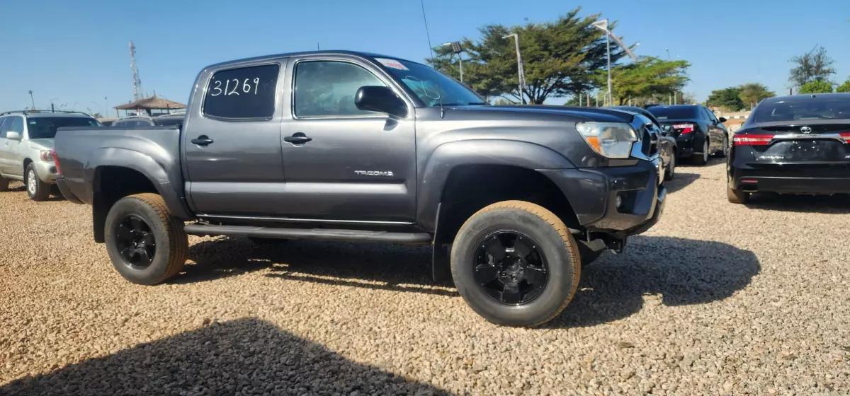 Toyota Tacoma   - 2013