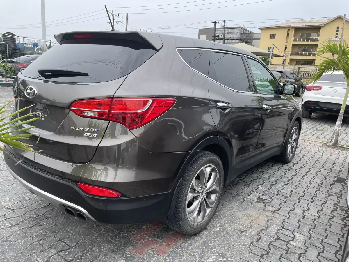 Hyundai Santa FE   - 2013