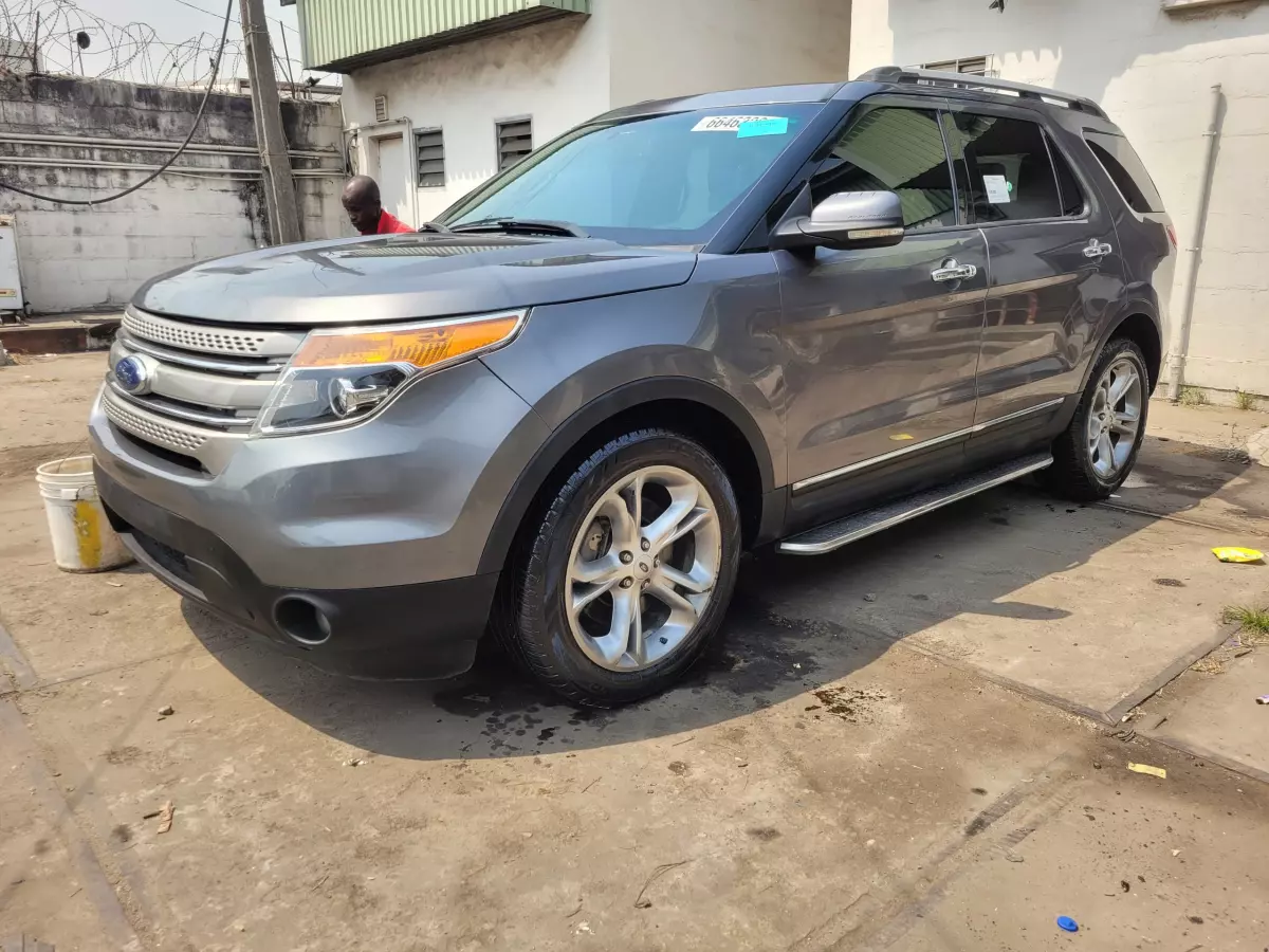 Ford Explorer   - 2013