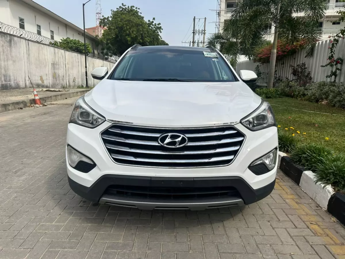 Hyundai Santa FE   - 2013