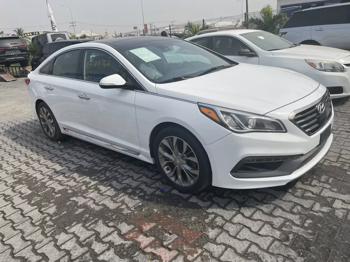 Hyundai Sonata   - 2015