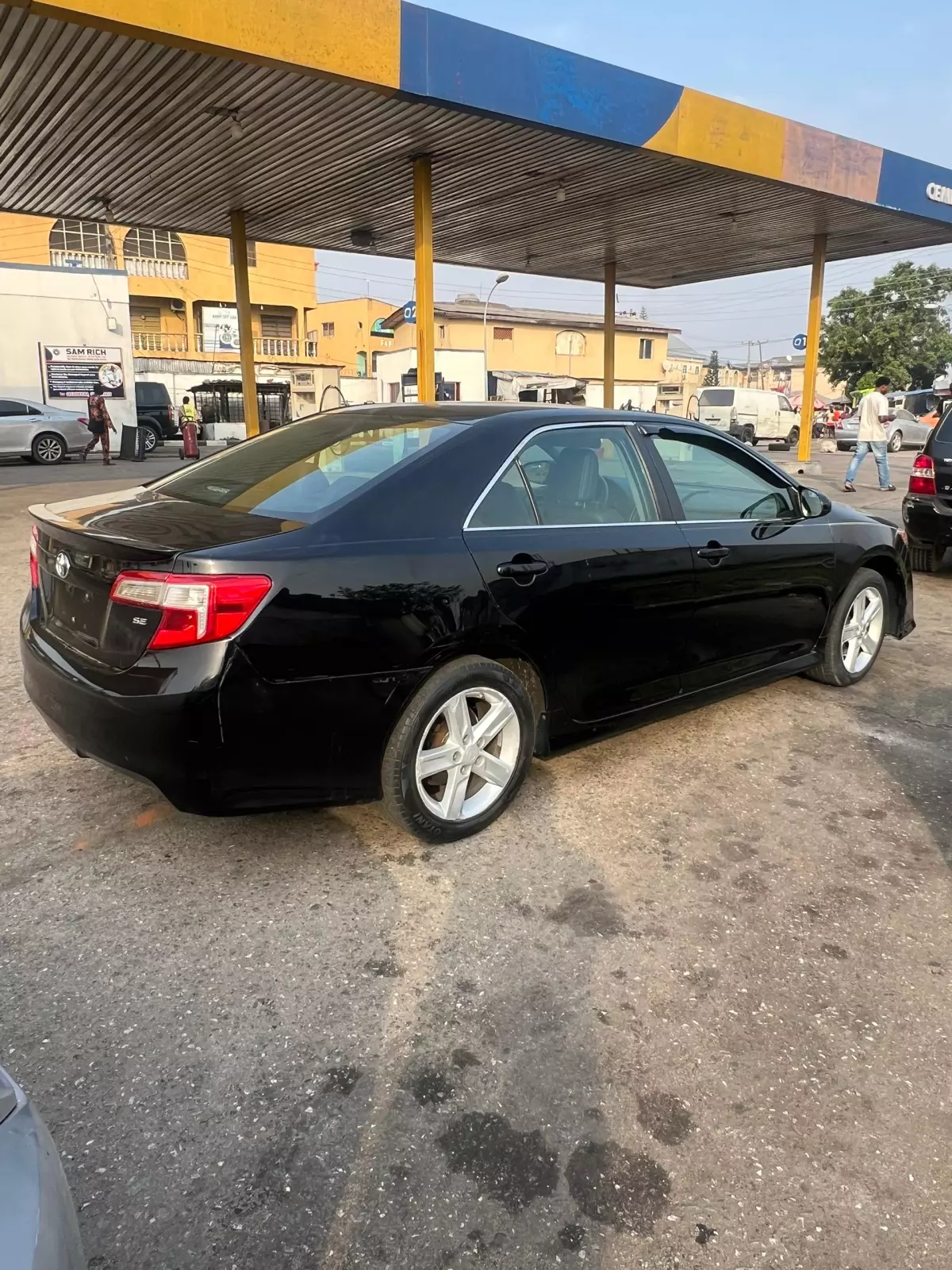 Toyota Camry   - 2012