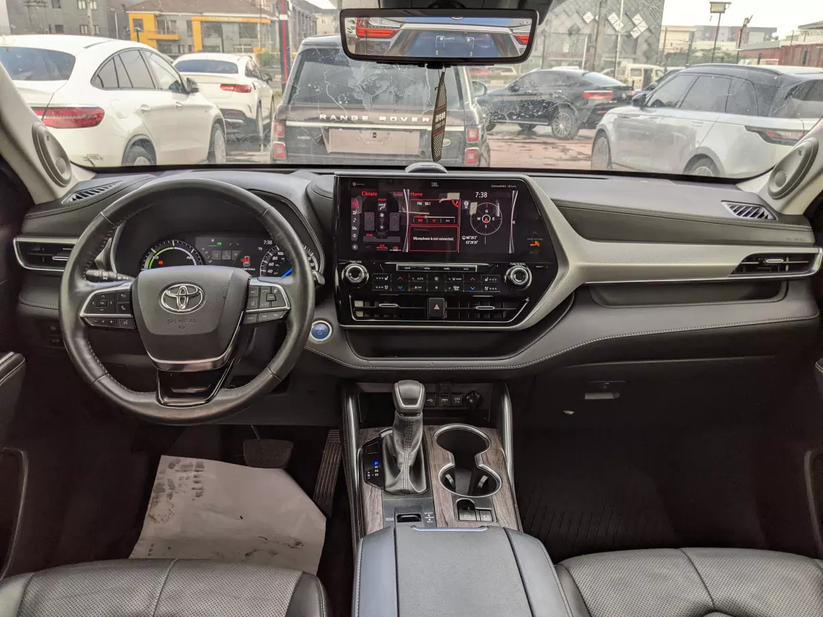 Toyota Highlander   - 2021