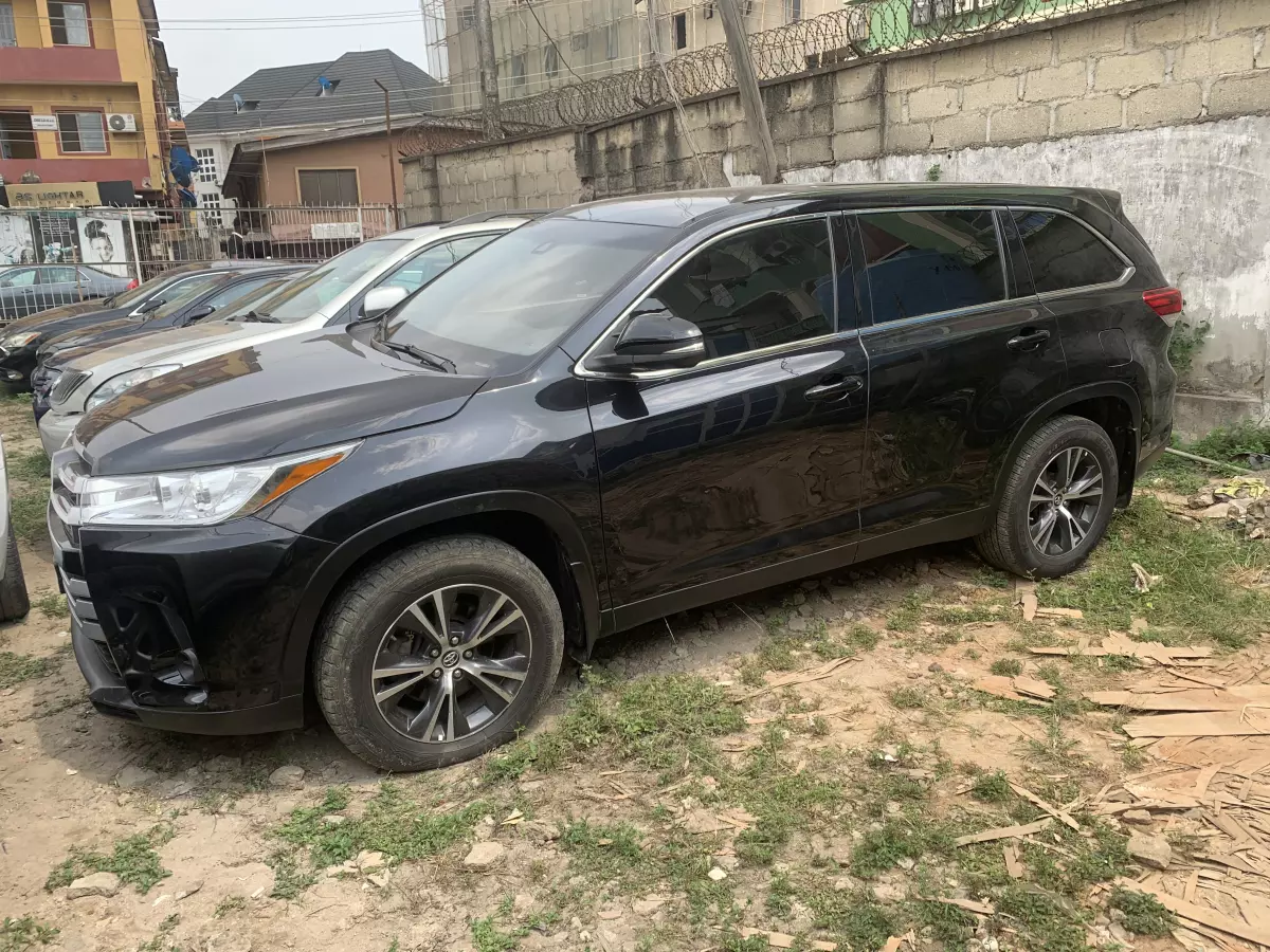 Toyota Highlander   - 2019