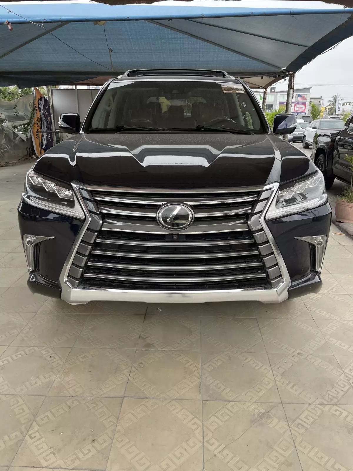 Lexus LX