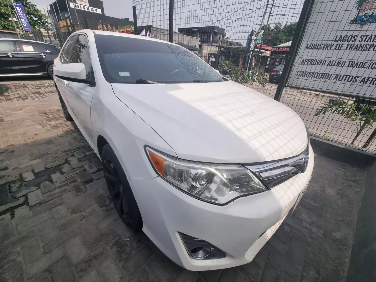 Toyota Camry   - 2012