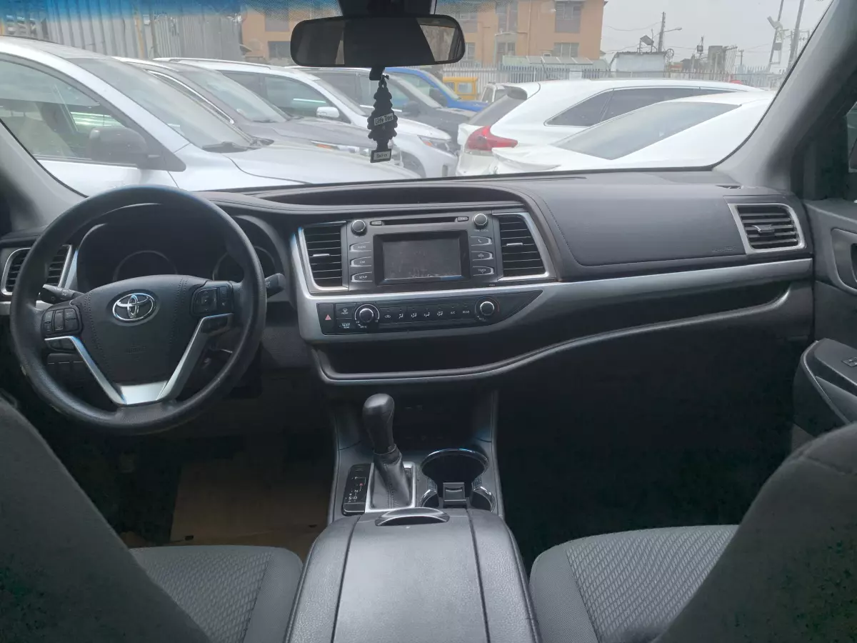 Toyota Highlander   - 2019