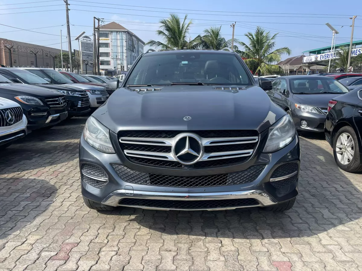 Mercedes-Benz GLE 350 - 2016