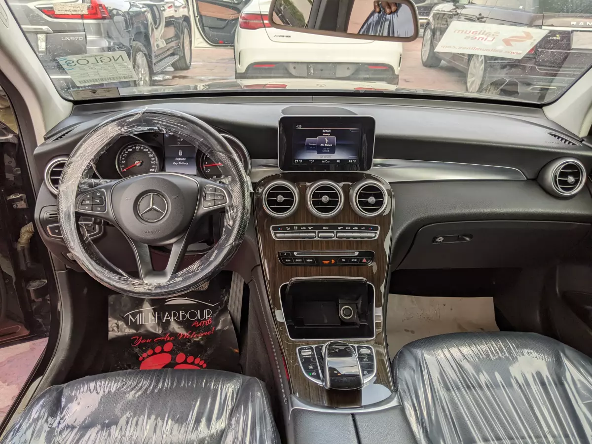 Mercedes-Benz GLC 300   - 2016