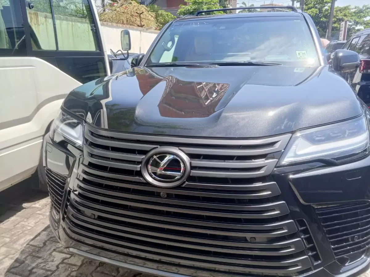 Lexus LX 600   - 2024