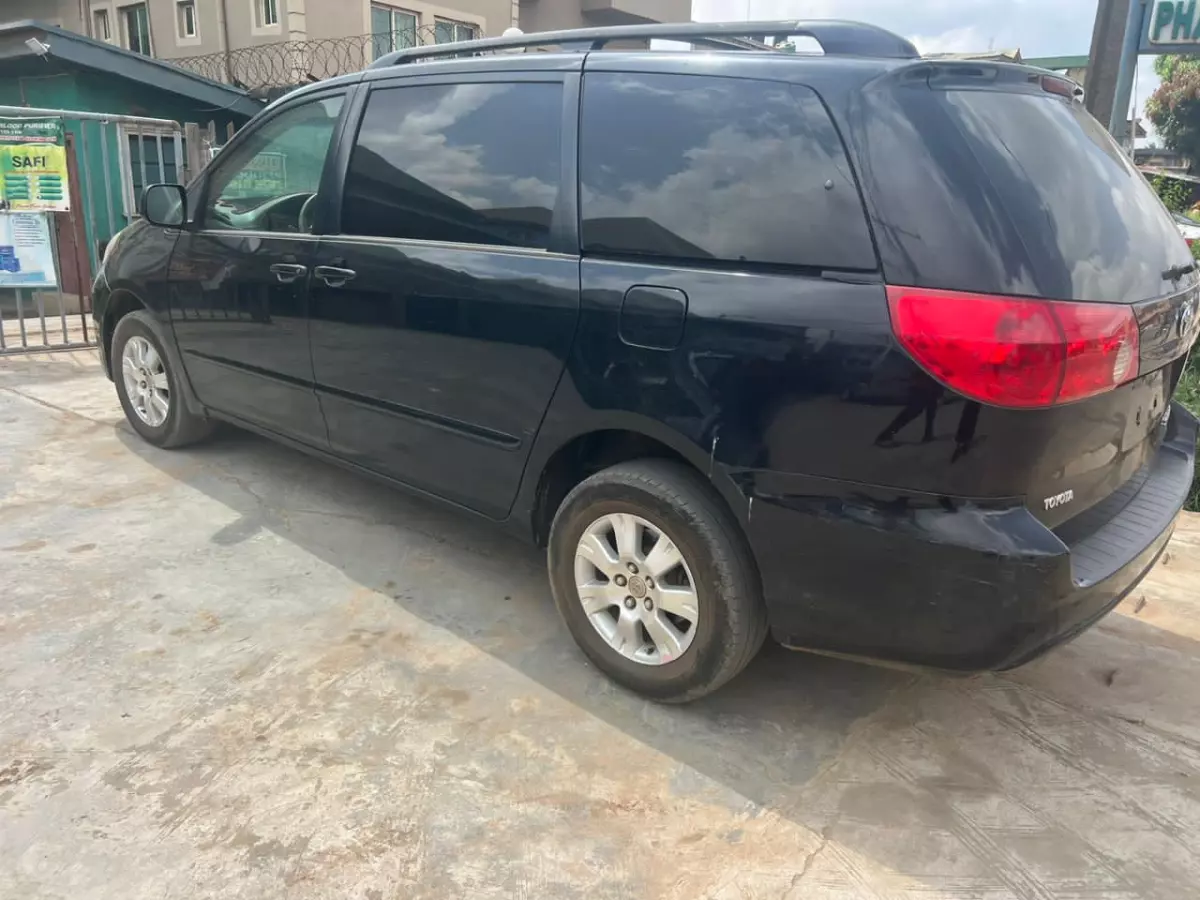 Toyota Sienna   - 2008