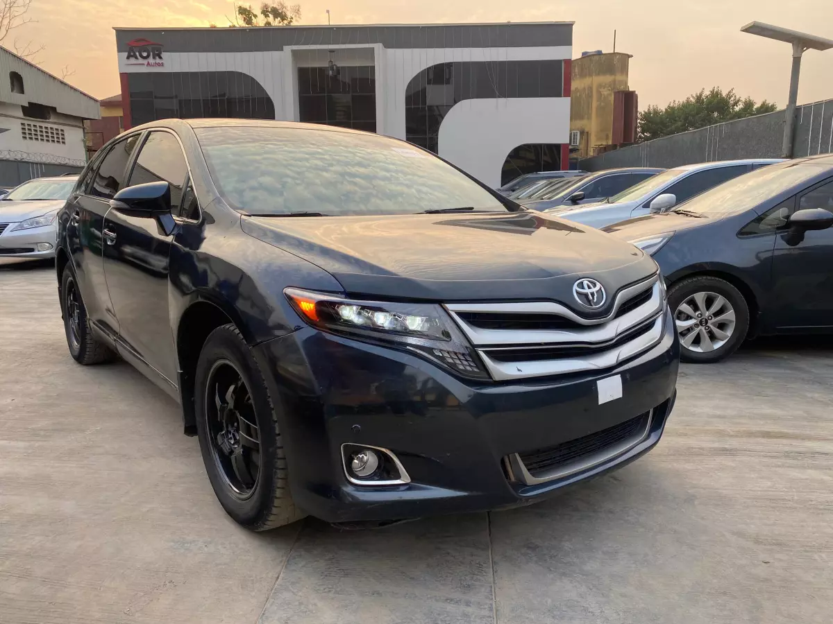 Toyota Venza   - 2016