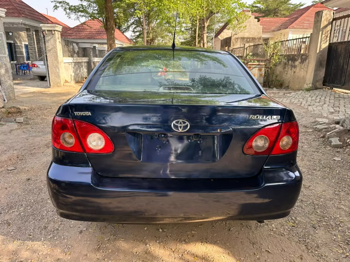 Toyota Corolla   - 2005