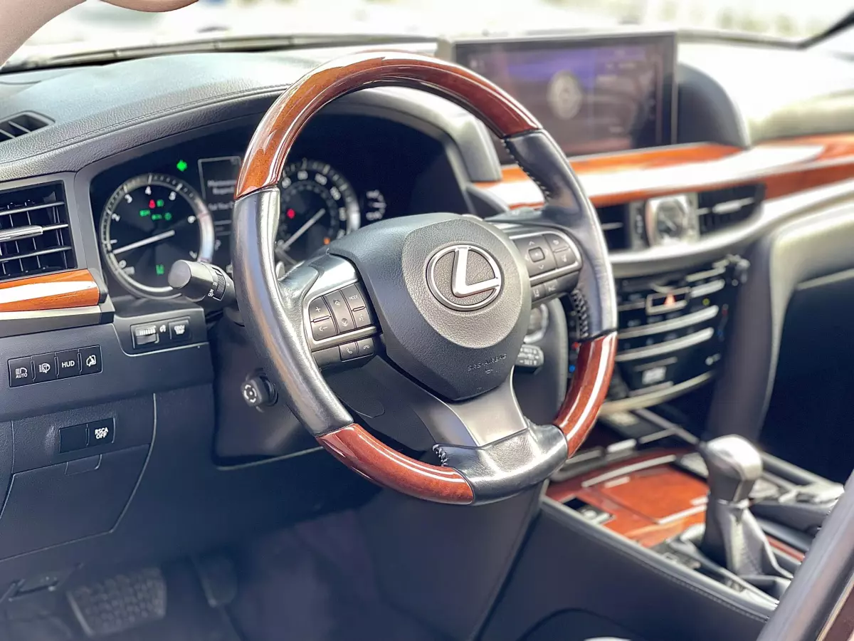 Lexus LX   - 2016