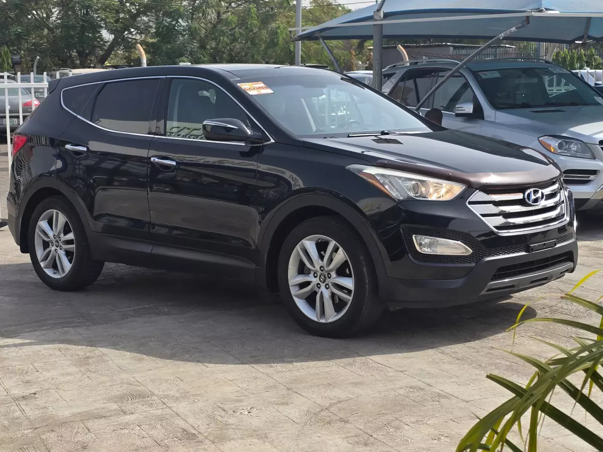 Hyundai Santa FE   - 2014