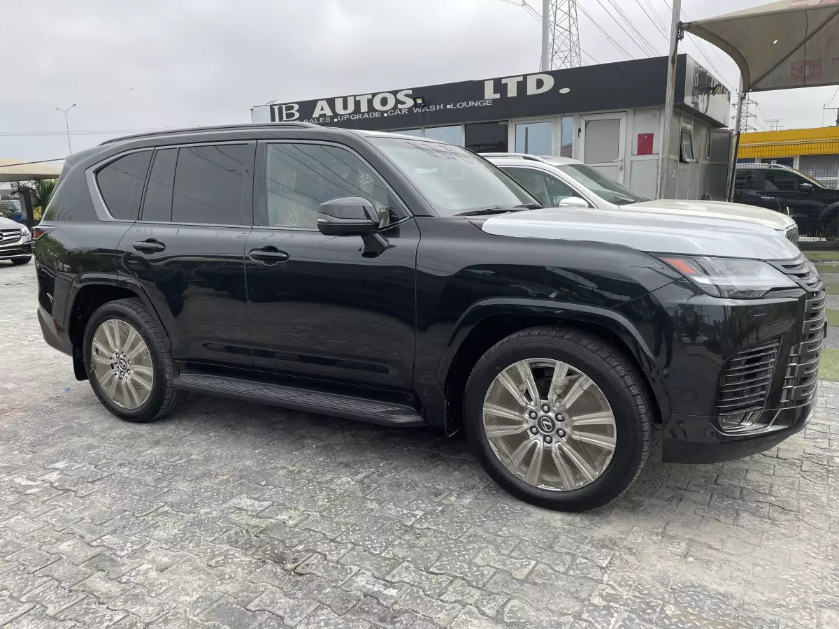 Lexus LX 600   - 2024