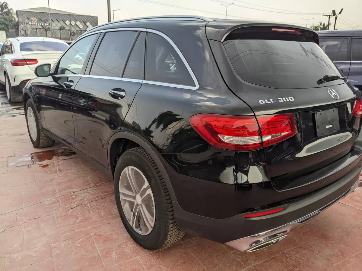 Mercedes-Benz GLC 300   - 2016