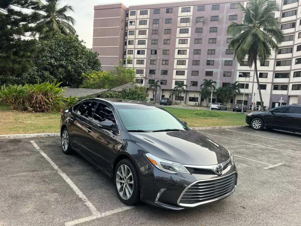 Toyota Avalon   - 2015