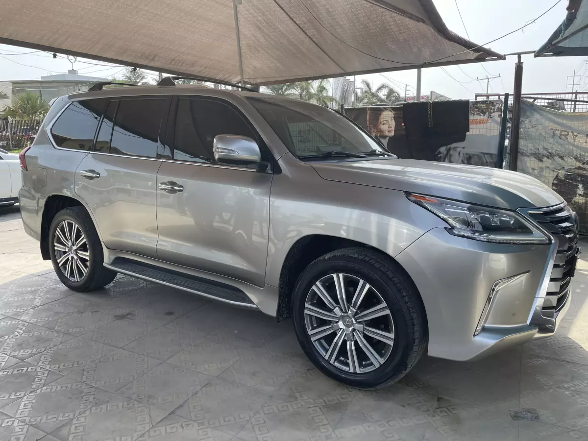 Lexus LX   - 2017