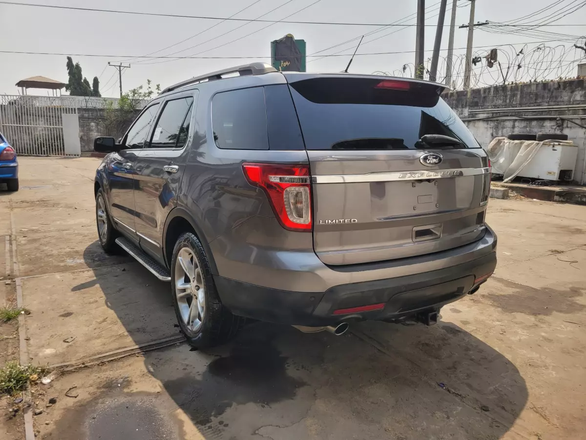 Ford Explorer   - 2013