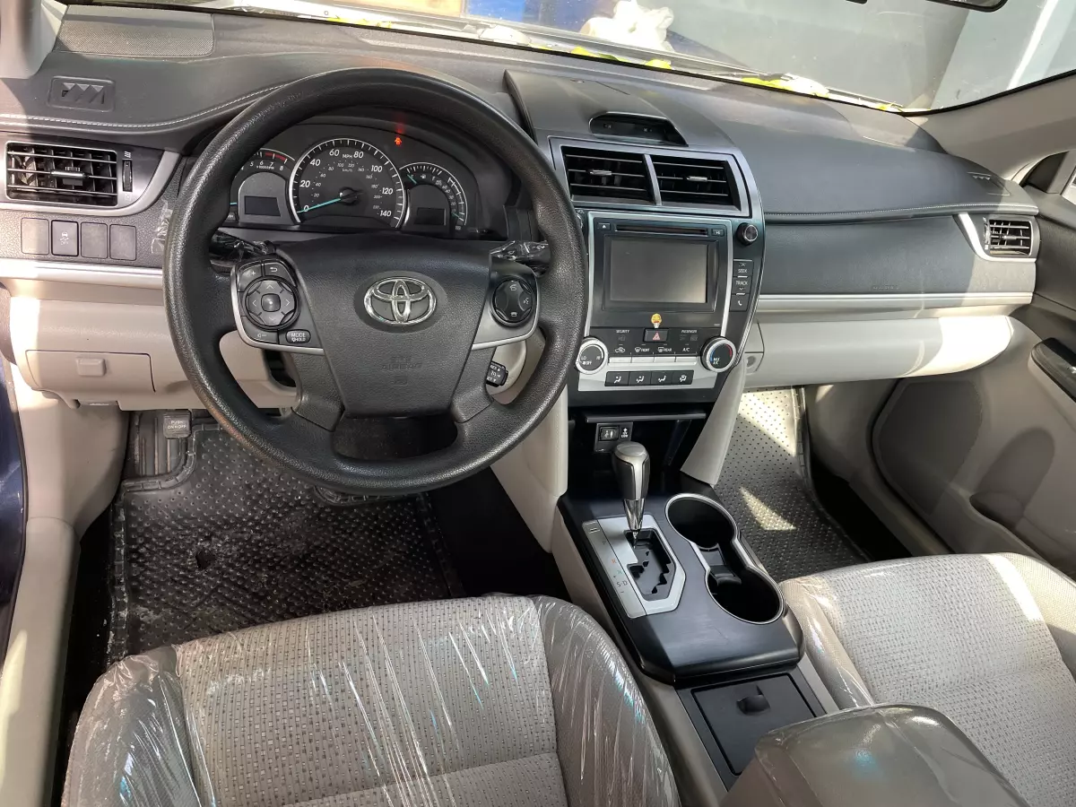 Toyota Camry   - 2014