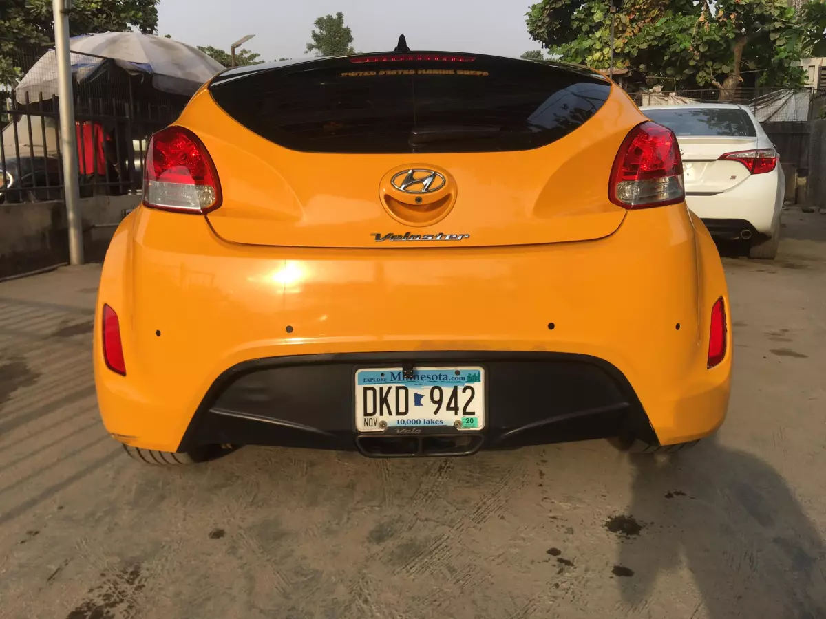 Hyundai Veloster   - 2012