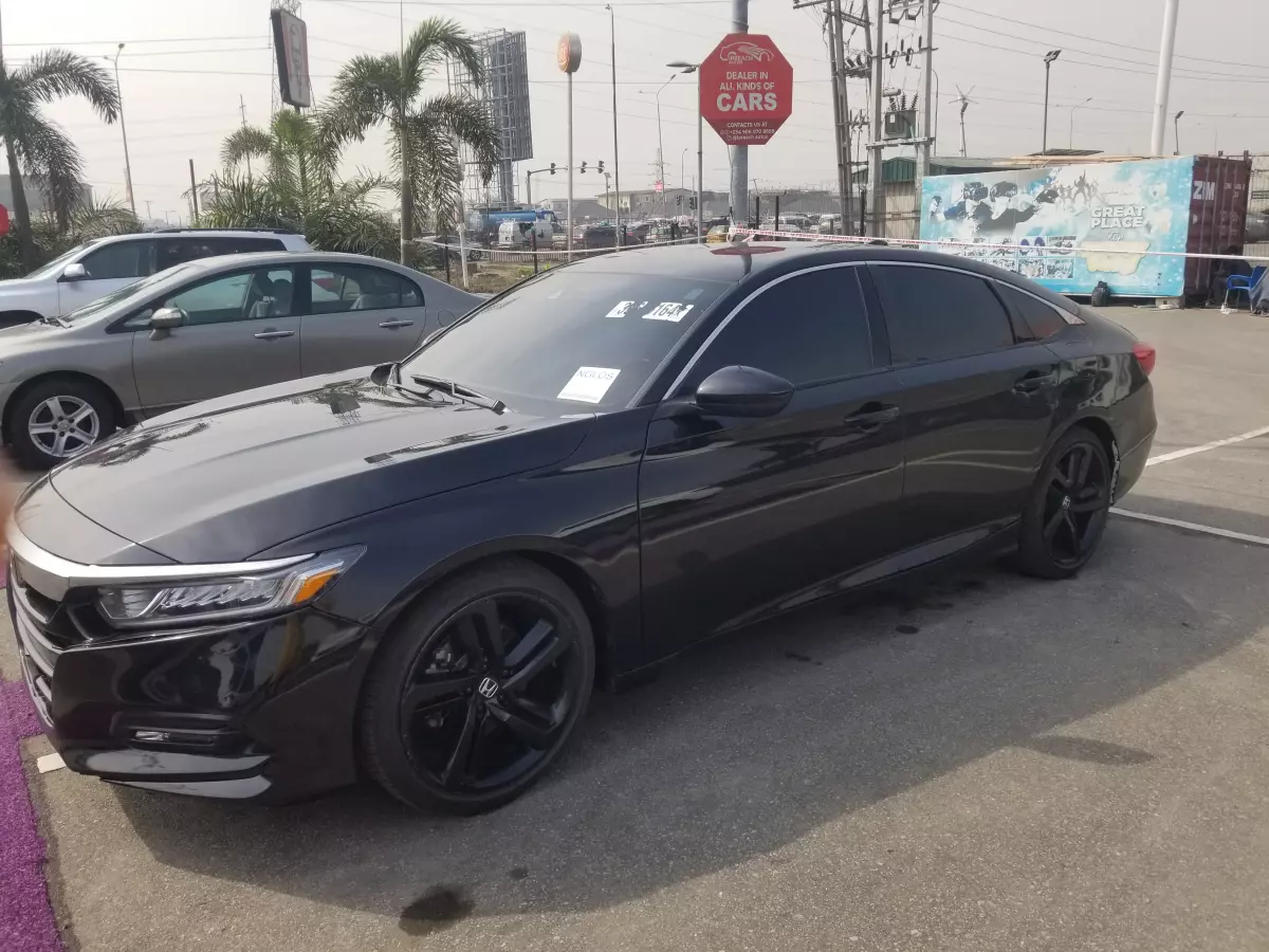 Honda Accord   - 2019