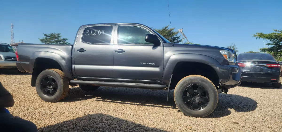 Toyota Tacoma   - 2013