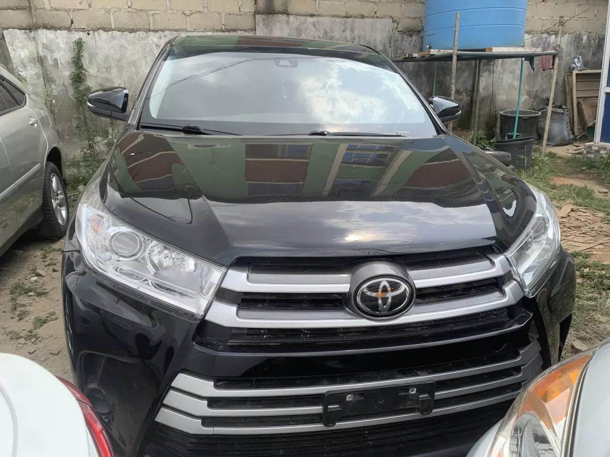 Toyota Highlander   - 2019