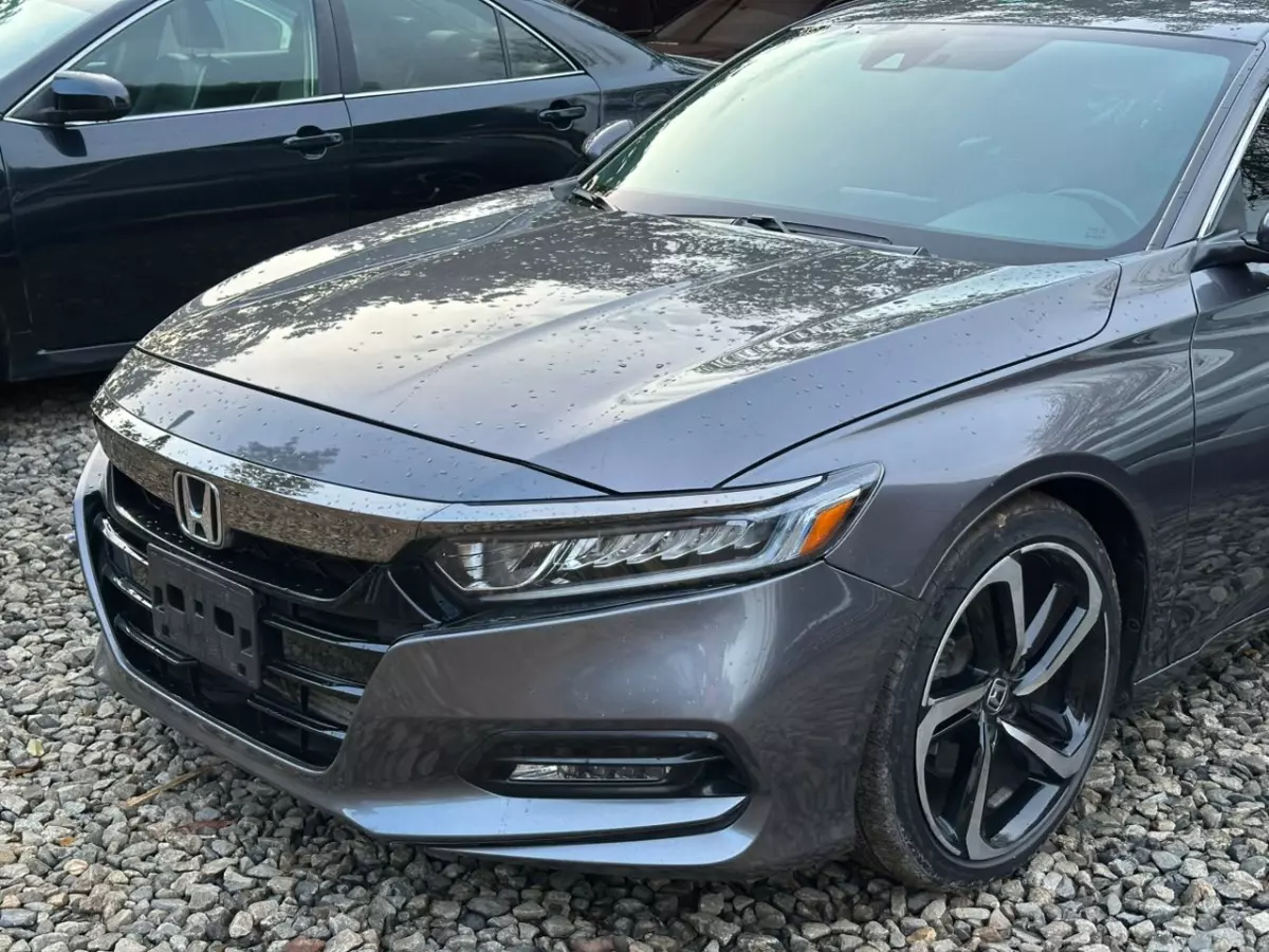 Honda Accord   - 2019