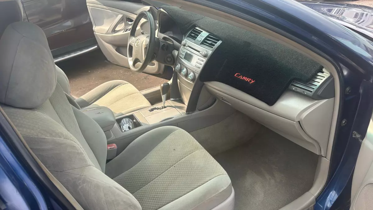 Toyota Camry   - 2008