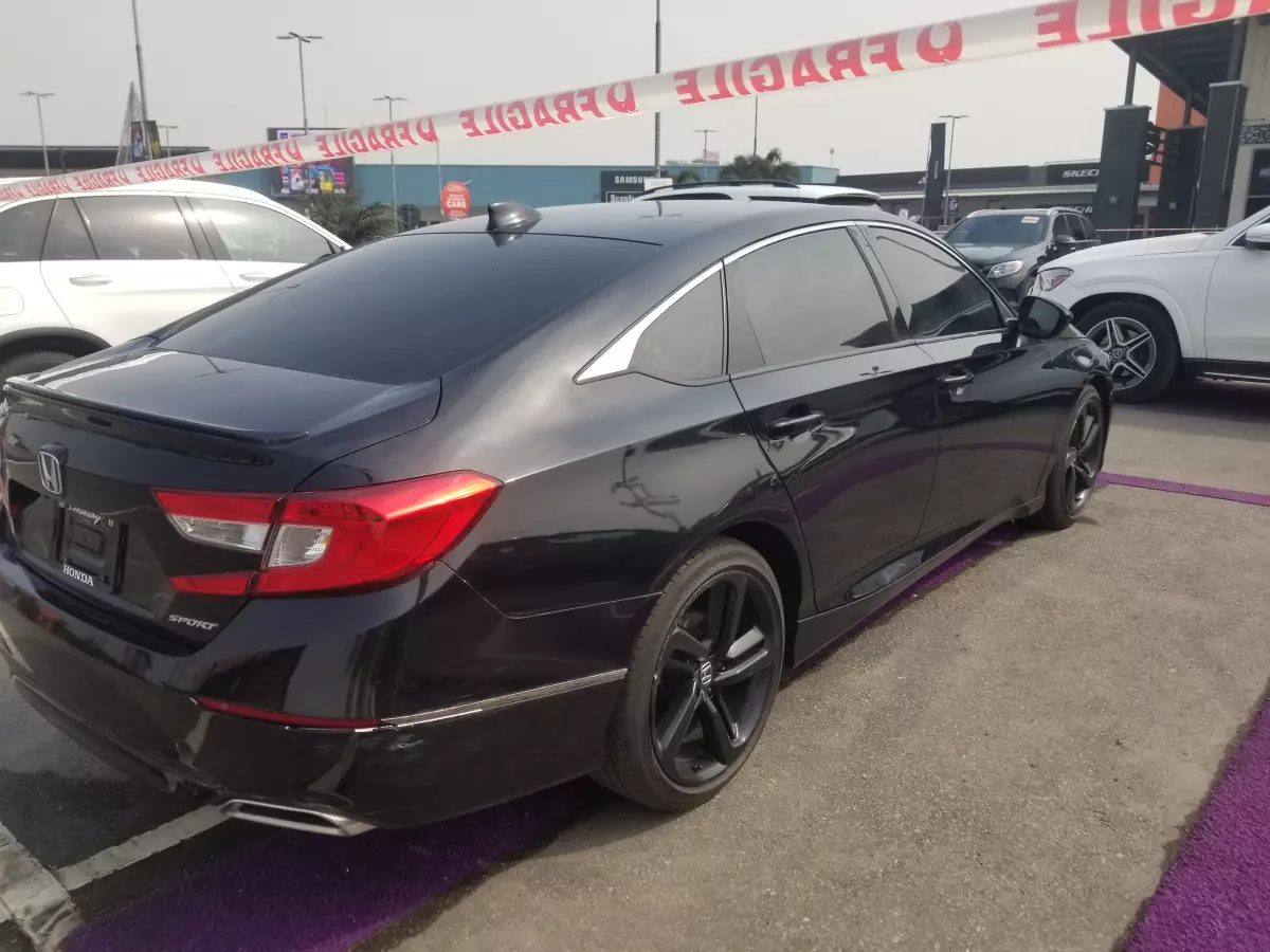 Honda Accord   - 2019