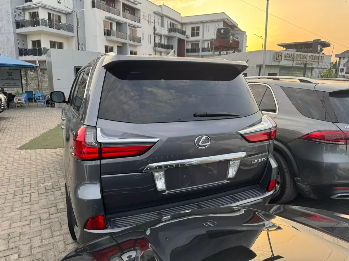 Lexus LX   - 2016