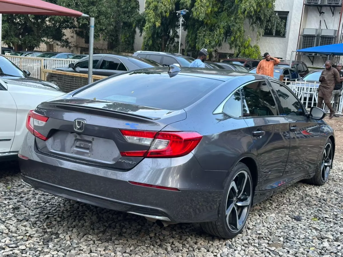 Honda Accord   - 2019