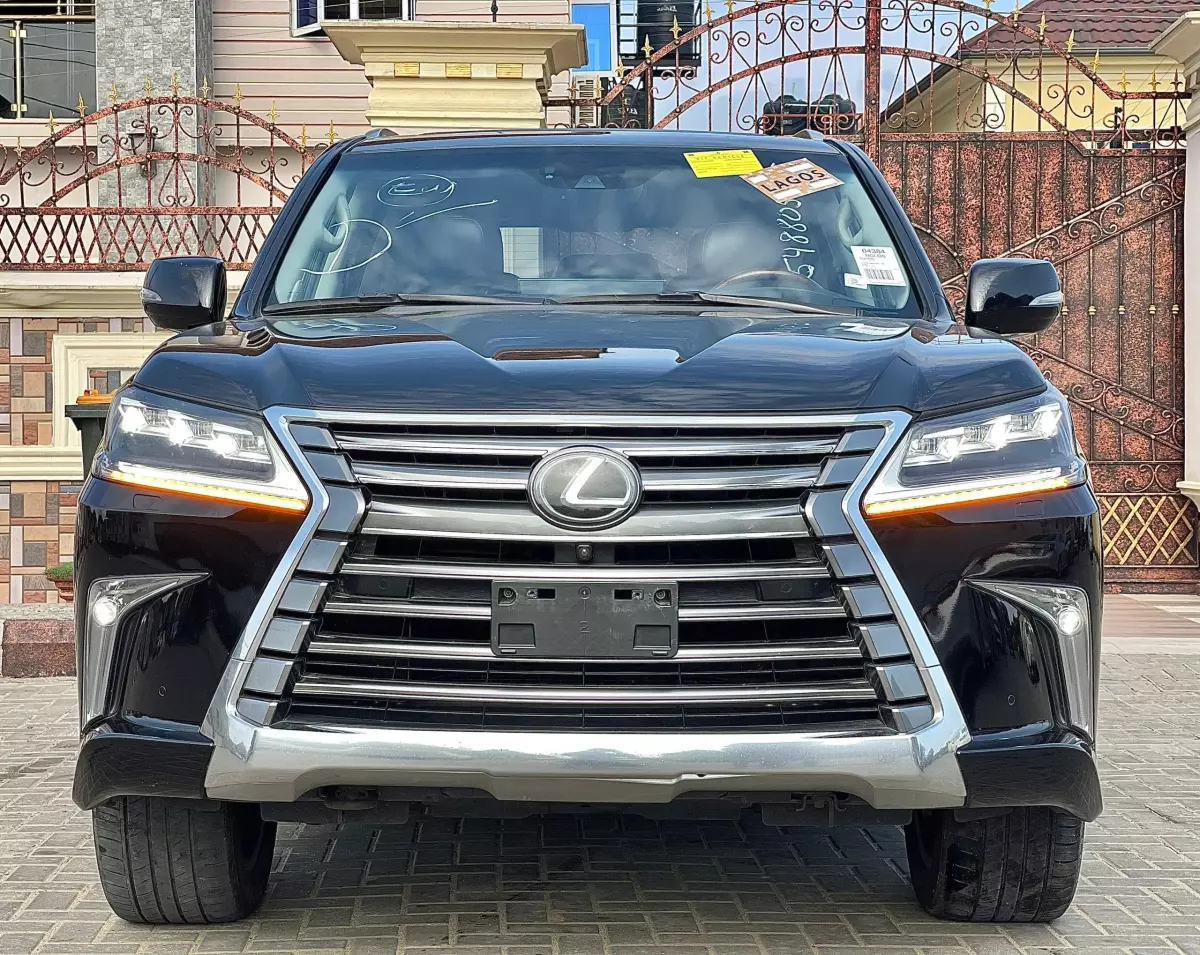 Lexus LX