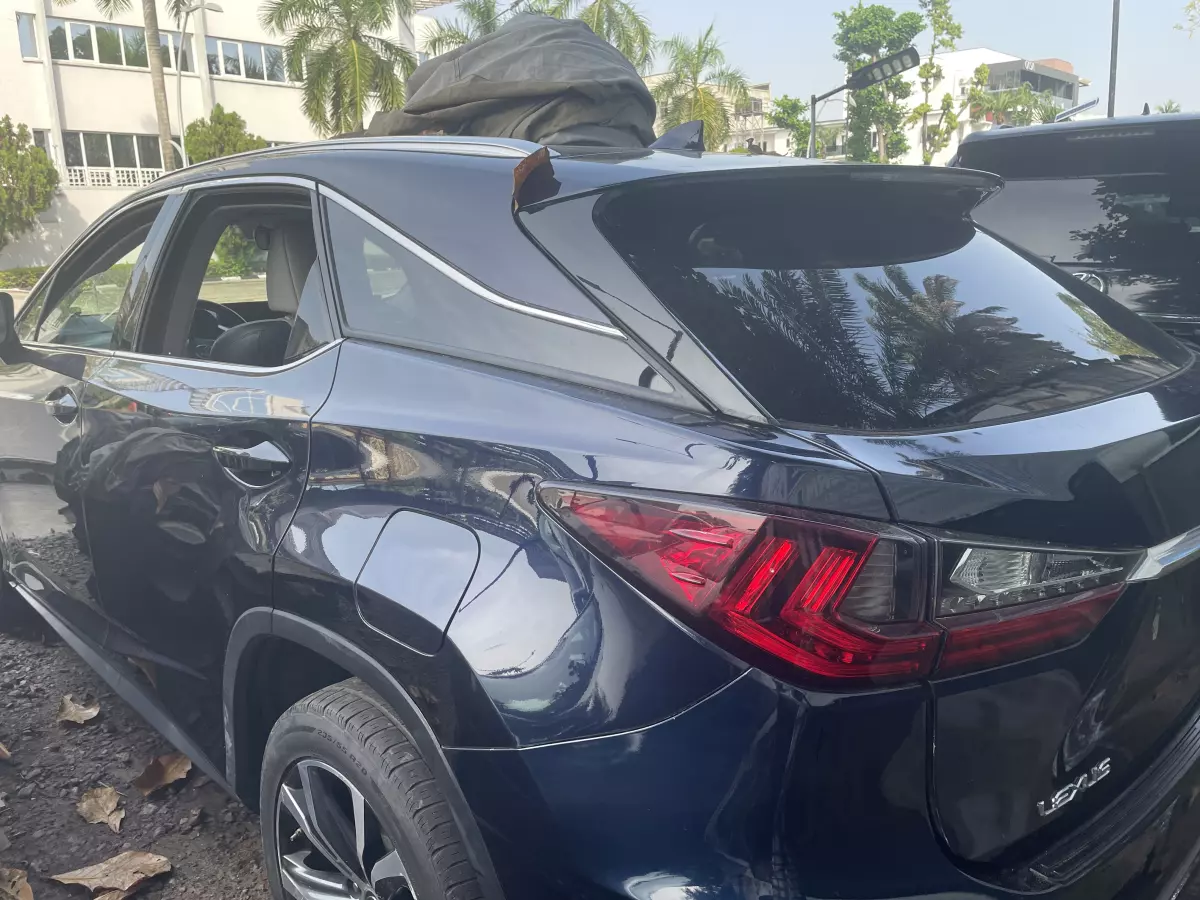 Lexus RX   - 2019