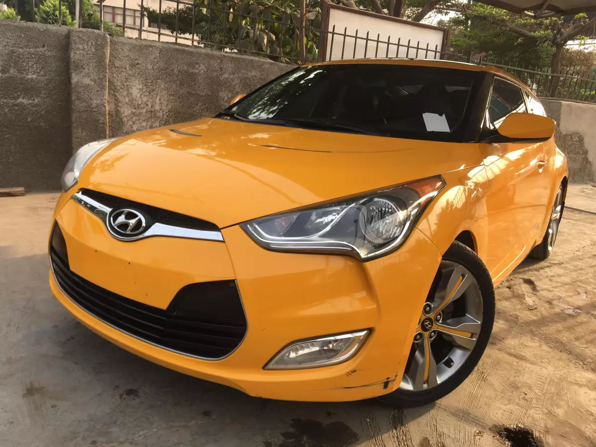 Hyundai Veloster   - 2012