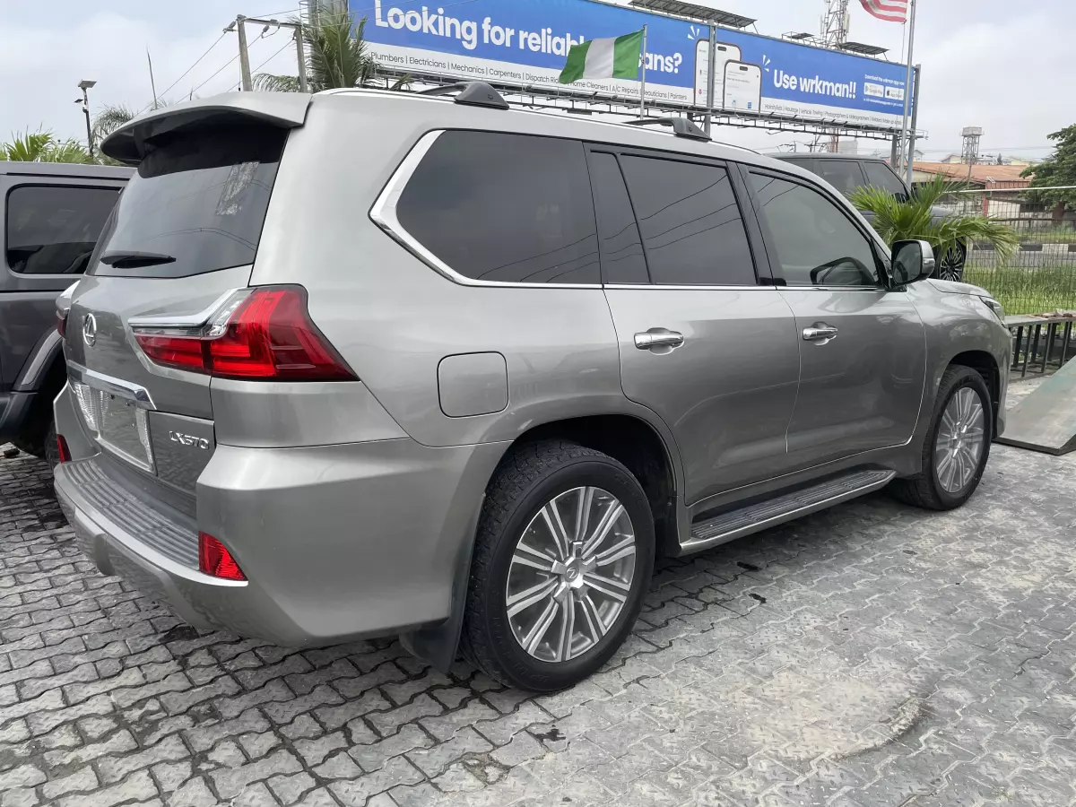 Lexus LX 600   - 2024