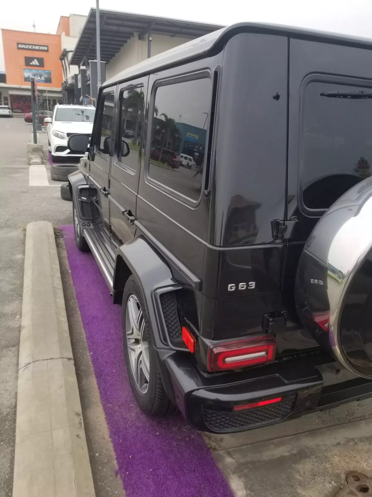 Mercedes-Benz G 63 AMG   - 2012