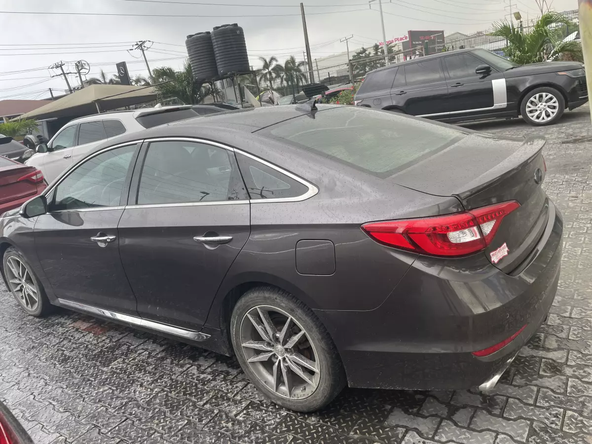 Hyundai Sonata   - 2015