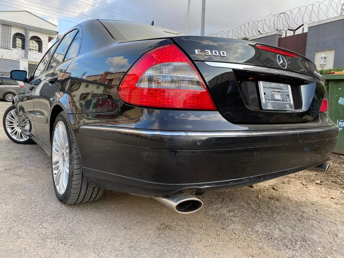 Mercedes-Benz E 300   - 2009