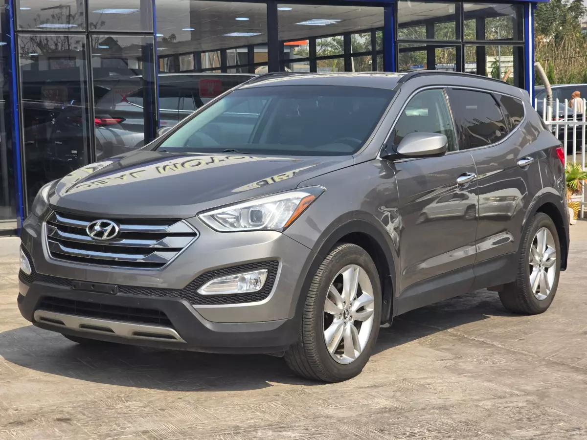 Hyundai Santa FE   - 2014