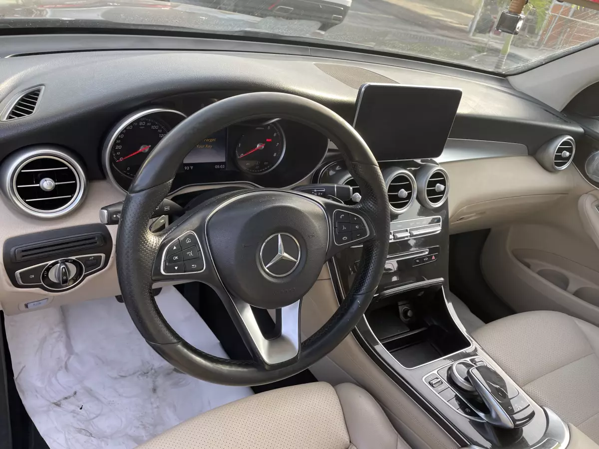 Mercedes-Benz C-class   - 2015