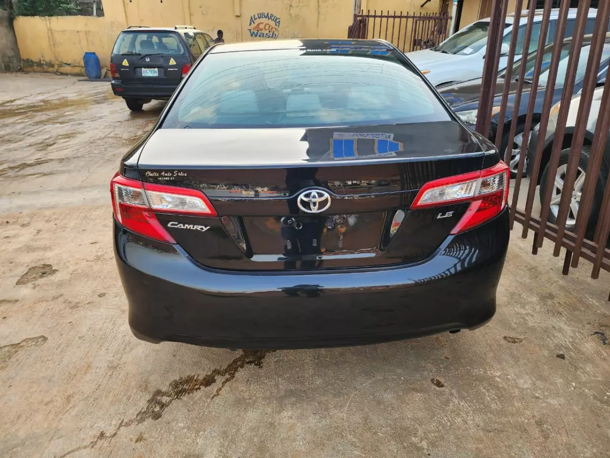 Toyota Camry   - 2012