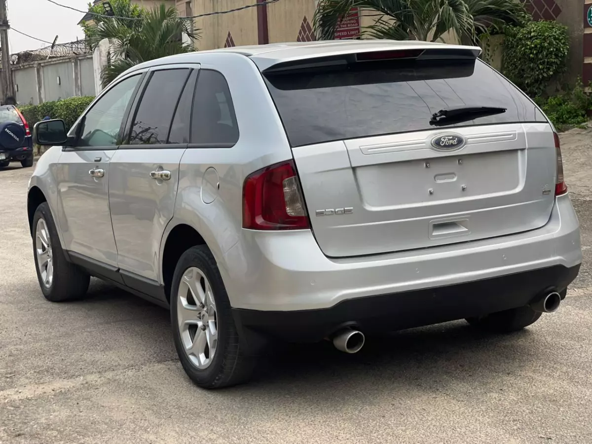 Ford Edge   - 2011